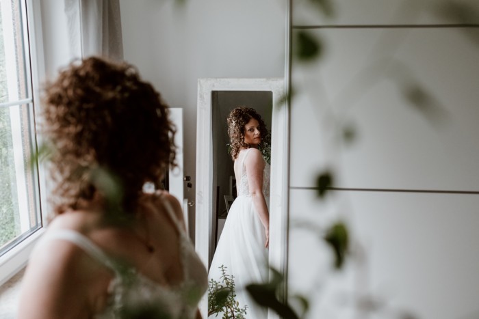 getting ready hochzeit shooting